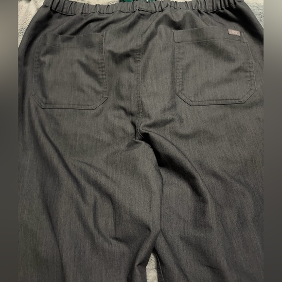 Figs Technical Collection Graphite Scrub Set XL - Picture 6 of 6